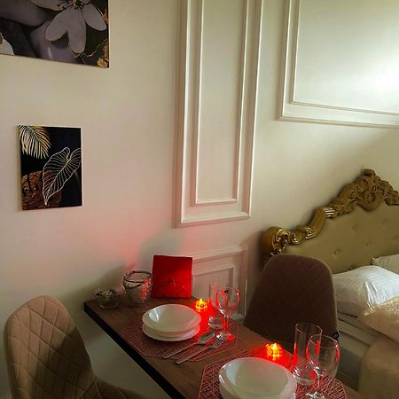 Vintage Apartment Kotlyarska10 Lviv Extérieur photo