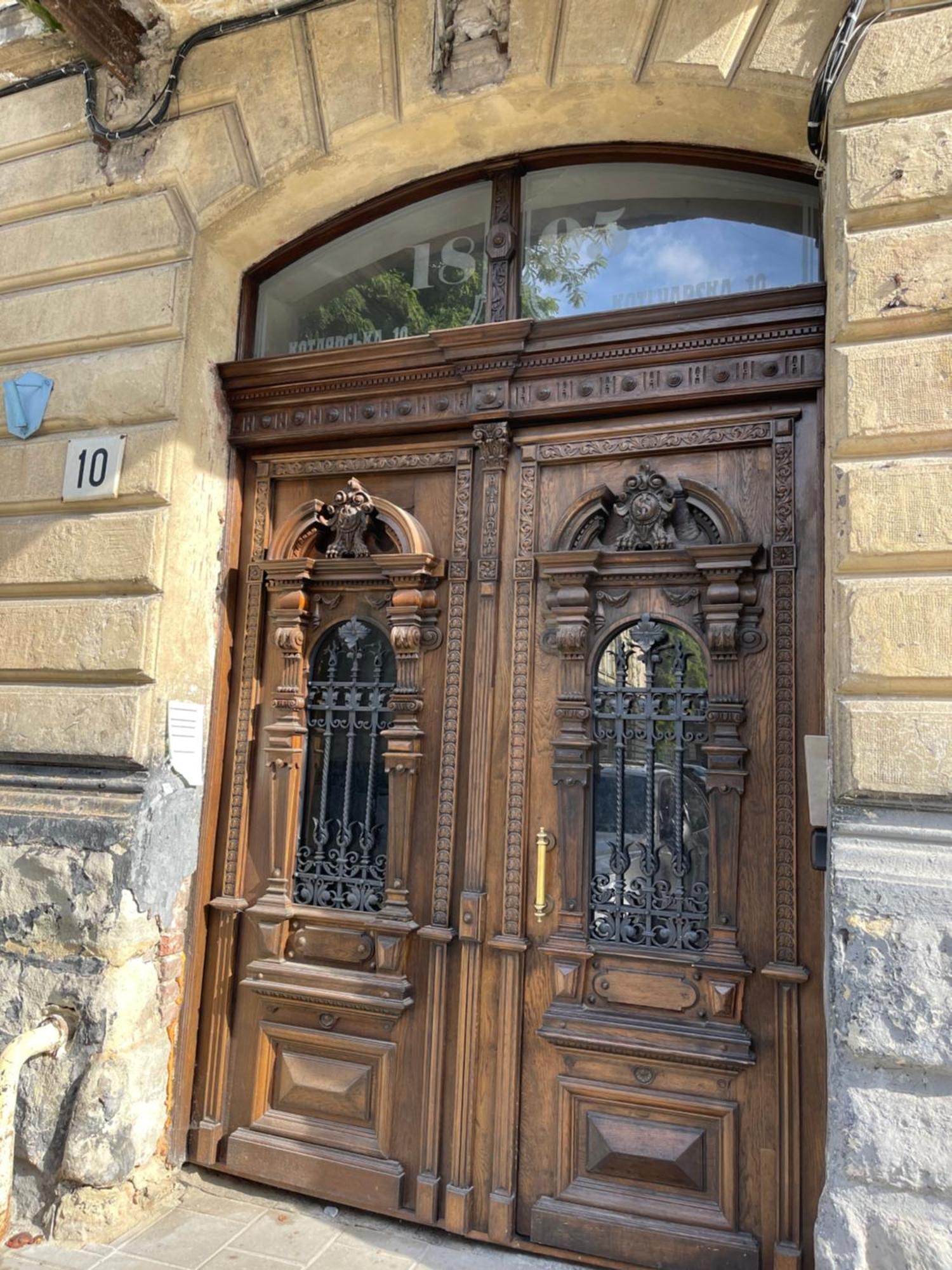 Vintage Apartment Kotlyarska10 Lviv Extérieur photo